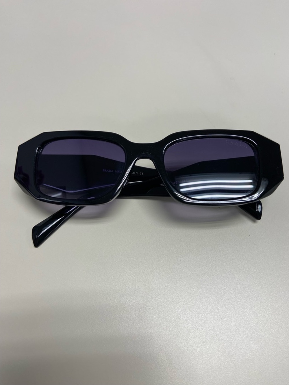 Vintage Prada 751 Geometric Sunglasses – 90s/Y2K Retro Style – Black